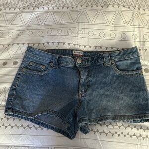 No boundaries jean shorts